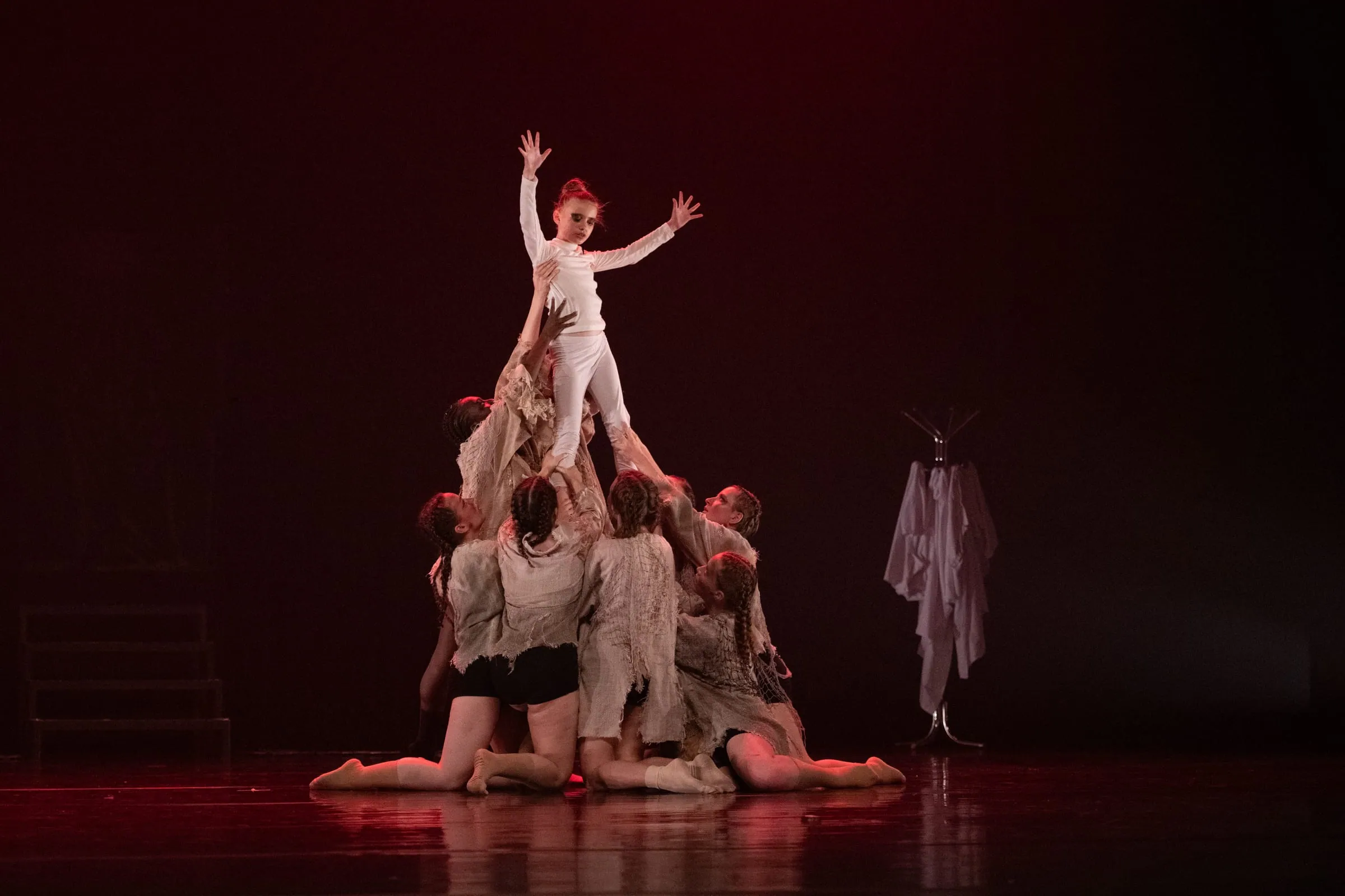 Formation de groupe en lumière rouge